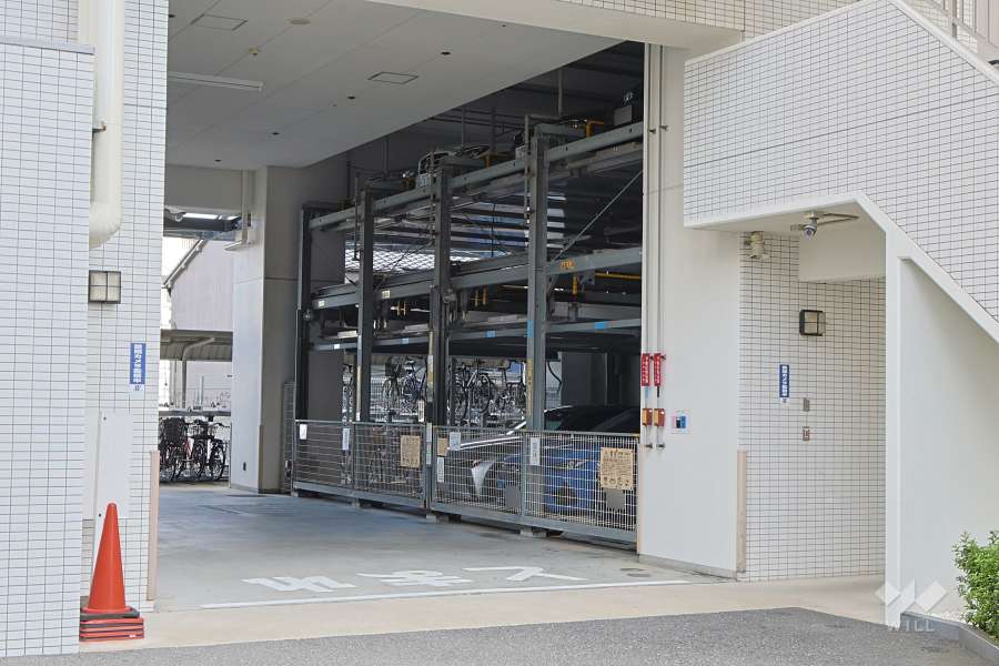 敷地内駐車場（屋内機械式）