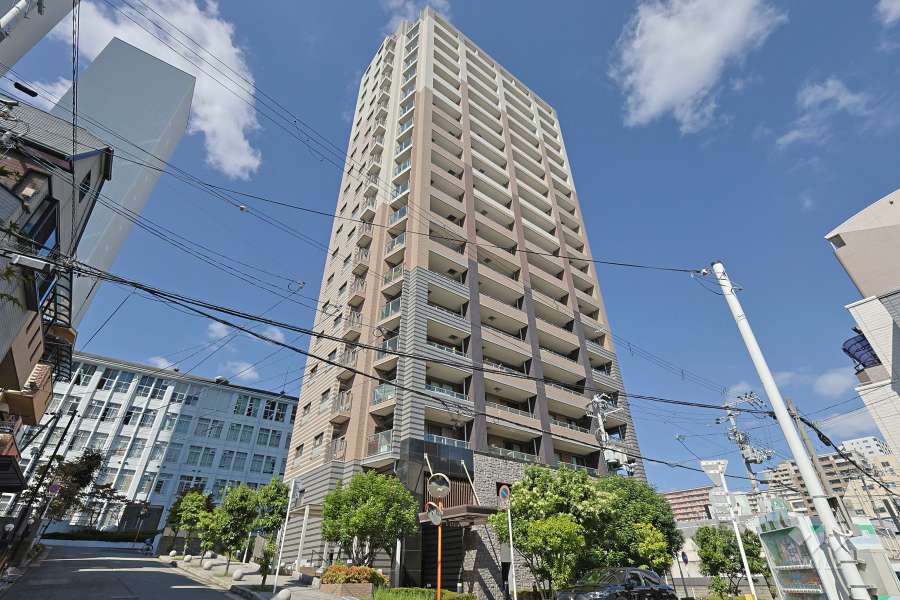 クレアシティ大阪清水谷の外観（南東側から）