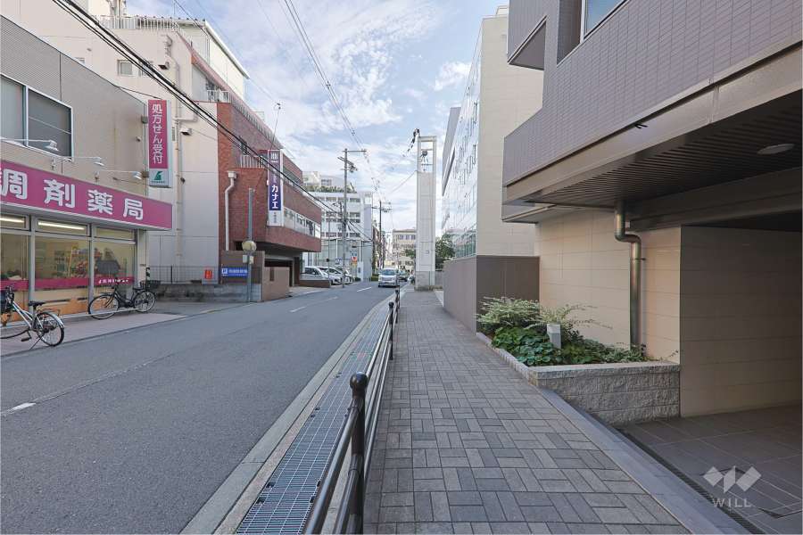 敷地北側の前面道路
