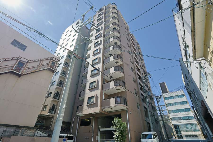 グランシティオ上本町の外観（北東側から）