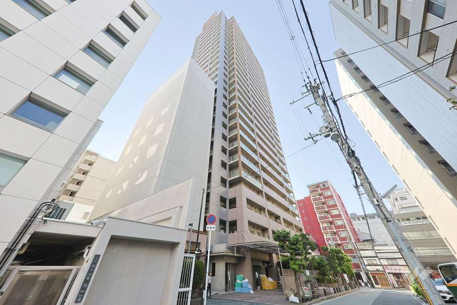 ローレルコート上本町の外観（北西側から）