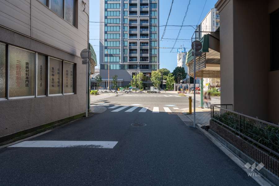 敷地南側の前面道路