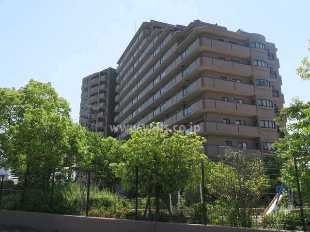 ライオンズマンション千里丘ガーデンシティの外観(北東側から)