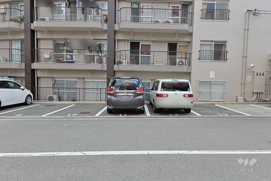 敷地内駐車場（屋外平面式）