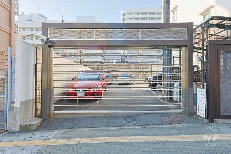 駐車場の出入り口（リングシャッター付き）