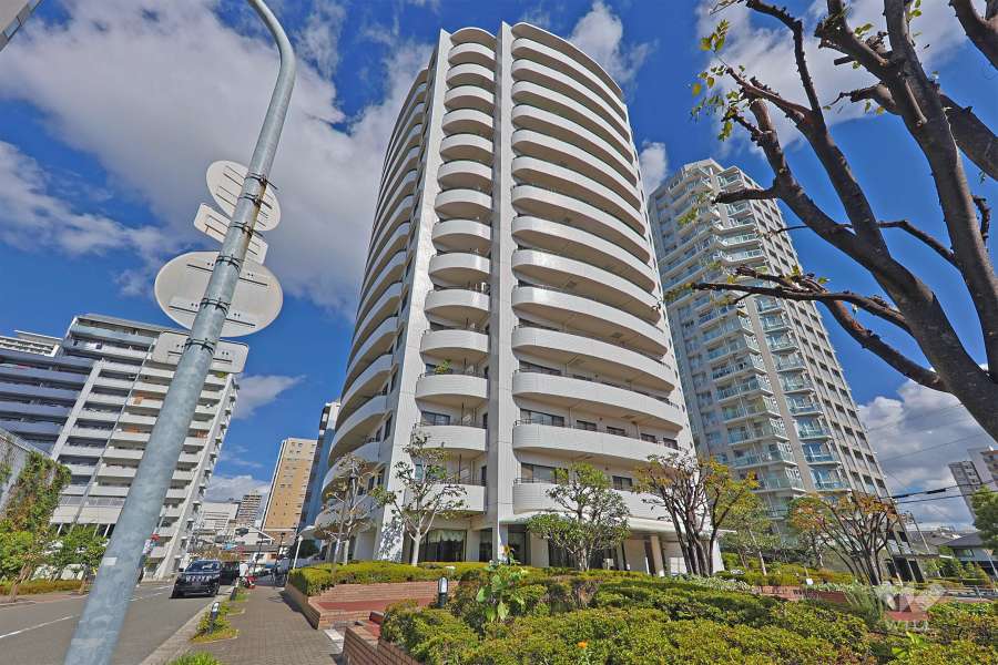 グランフェルティ夕陽ヶ丘の外観（南西側から）