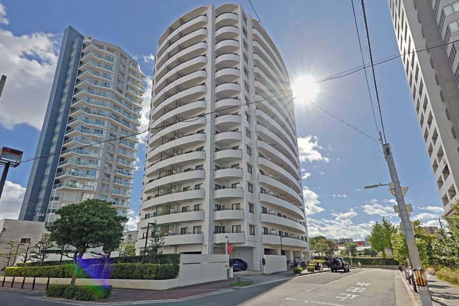 グランフェルティ夕陽ヶ丘の外観（北西側から）