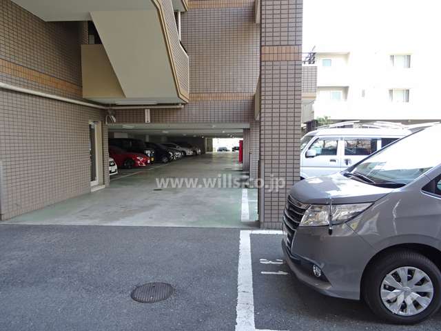敷地内駐車場（屋内平面式、屋外平面式）