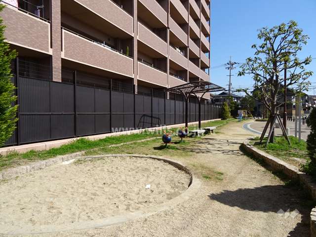 敷地に隣接する公園