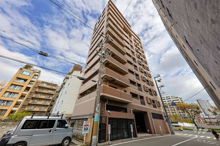 ファミール夕陽ヶ丘学園坂の外観（南西側から）