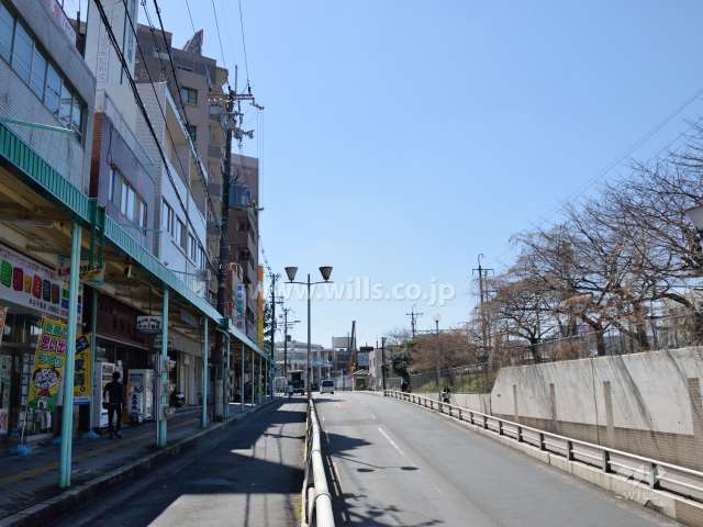 敷地北西側の前面道路