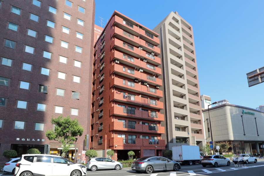 ライオンズマンション上六の外観（南東側から）