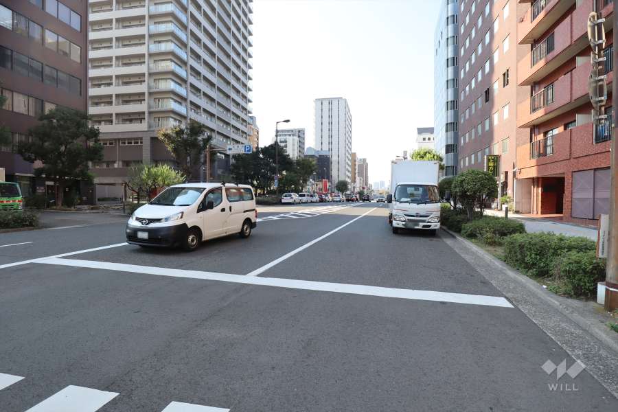 敷地南側の前面道路