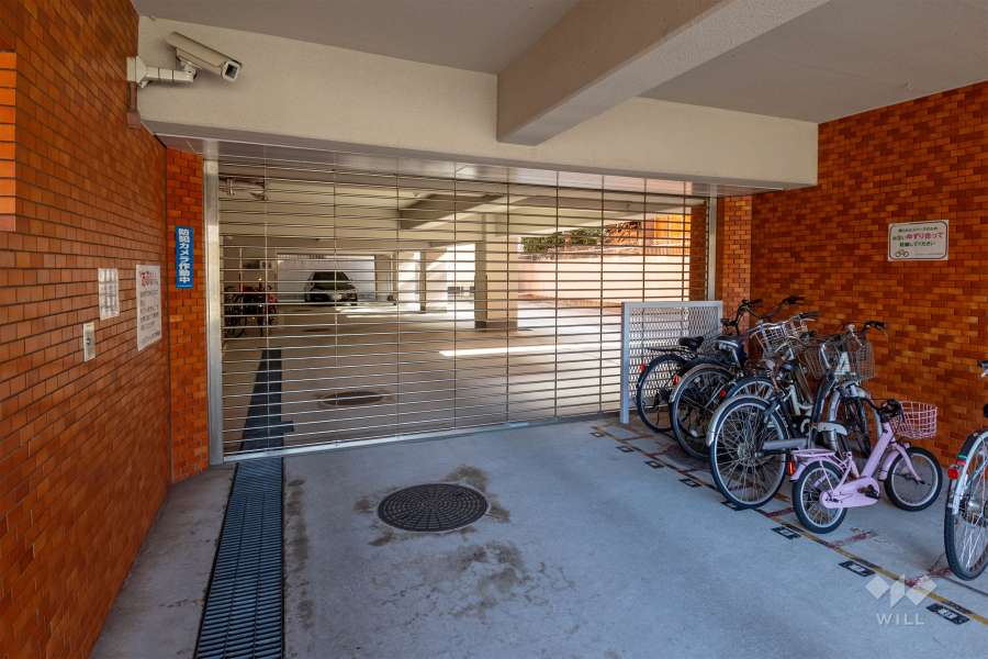 駐車場の出入り口（リングシャッター付き）