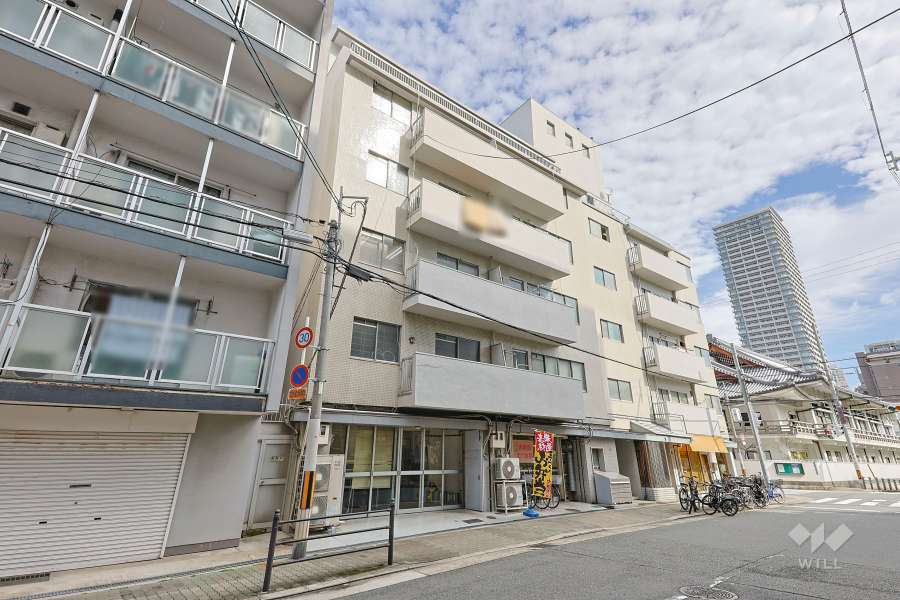 吉祥苑マンションの外観（南西側から）