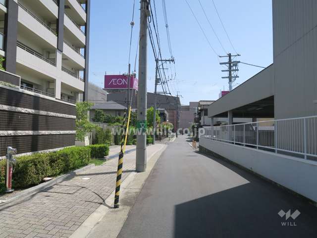 敷地南側の前面道路