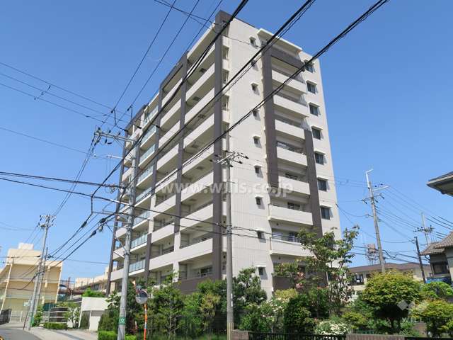 ロイヤルアーク茨木ラヴィータの外観（南東側から）