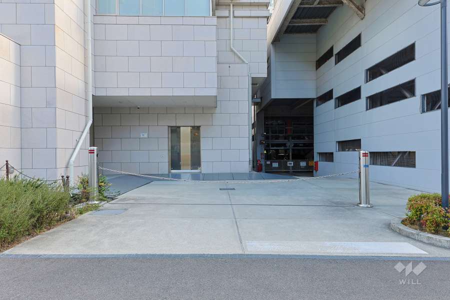 駐車場の出入り口（リングシャッター付き）