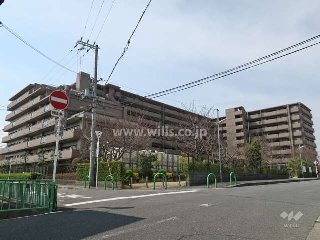 ローレルコート茨木桜通りの外観（北東側から）