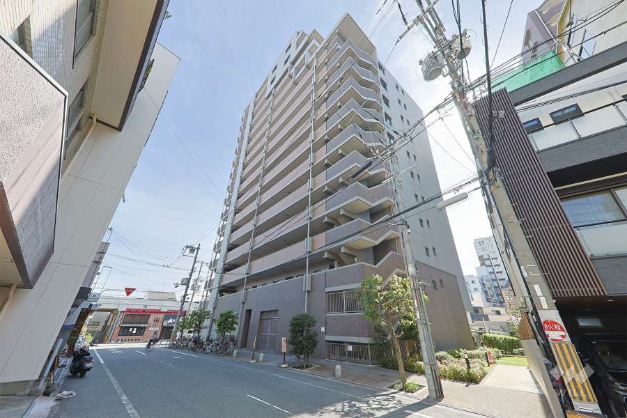 ファミール四天王寺東の外観（北西側から）