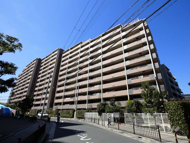 茨木ガーデンフォートの外観（南東側から）