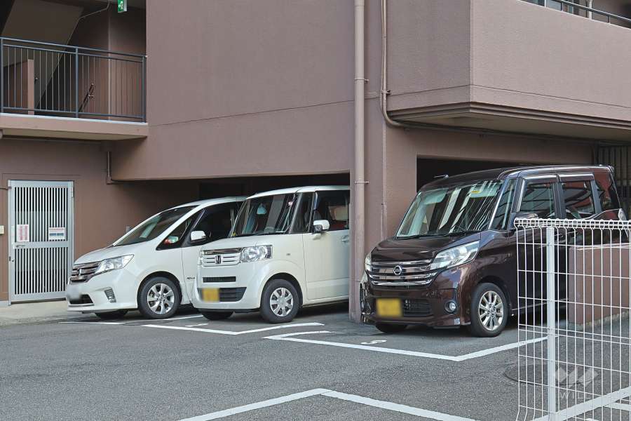 敷地内駐車場（屋外平面式）