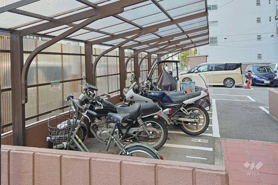 駐輪場とバイク置場　