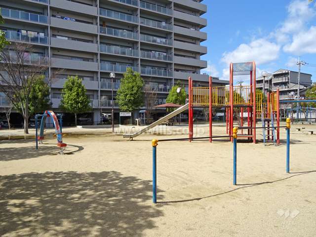 敷地に隣接して『東太田3丁目公園』があります。