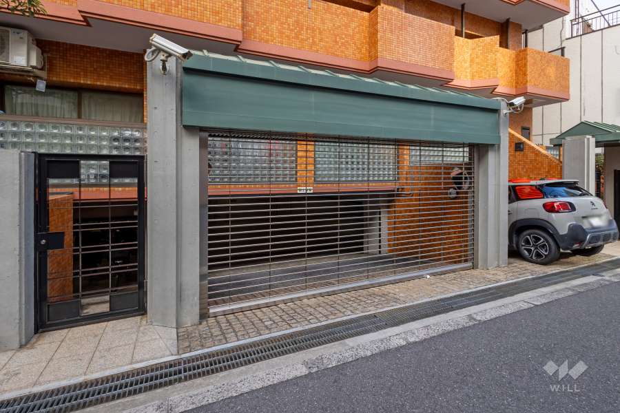 駐車場の出入り口（リングシャッター付き）