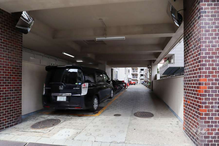 駐車場の出入口