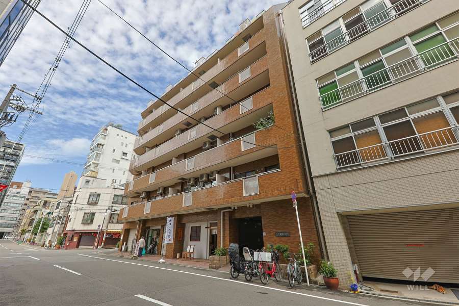 ハイネス上六の外観（南東側から）