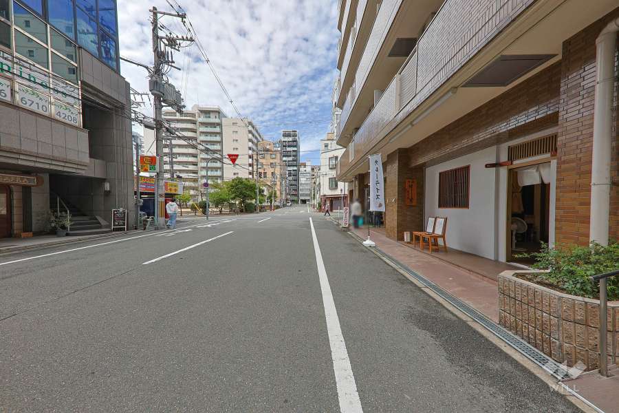 敷地南側の前面道路