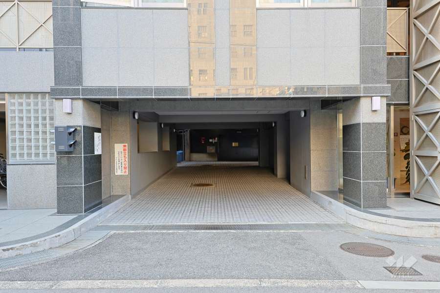 駐車場の出入り口