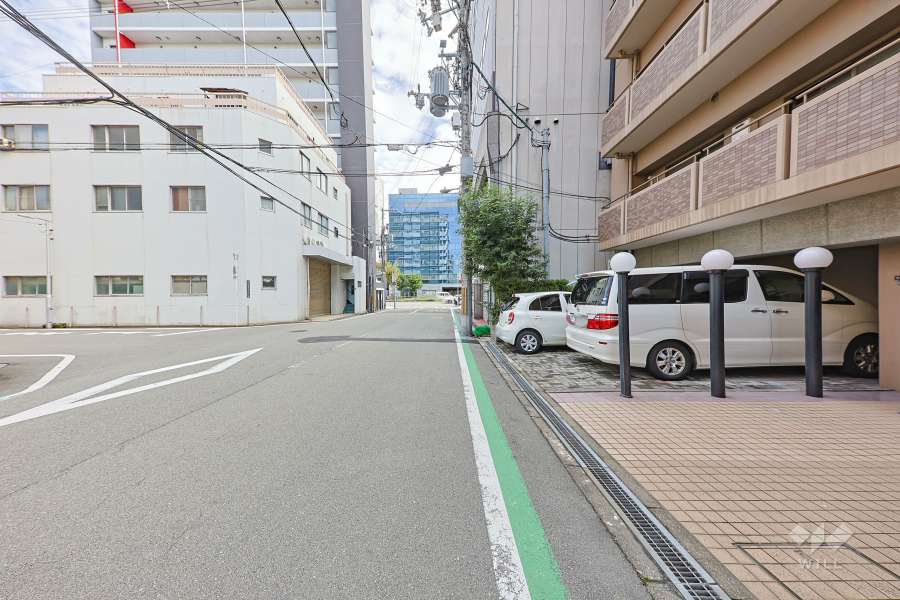 敷地北側の前面道路