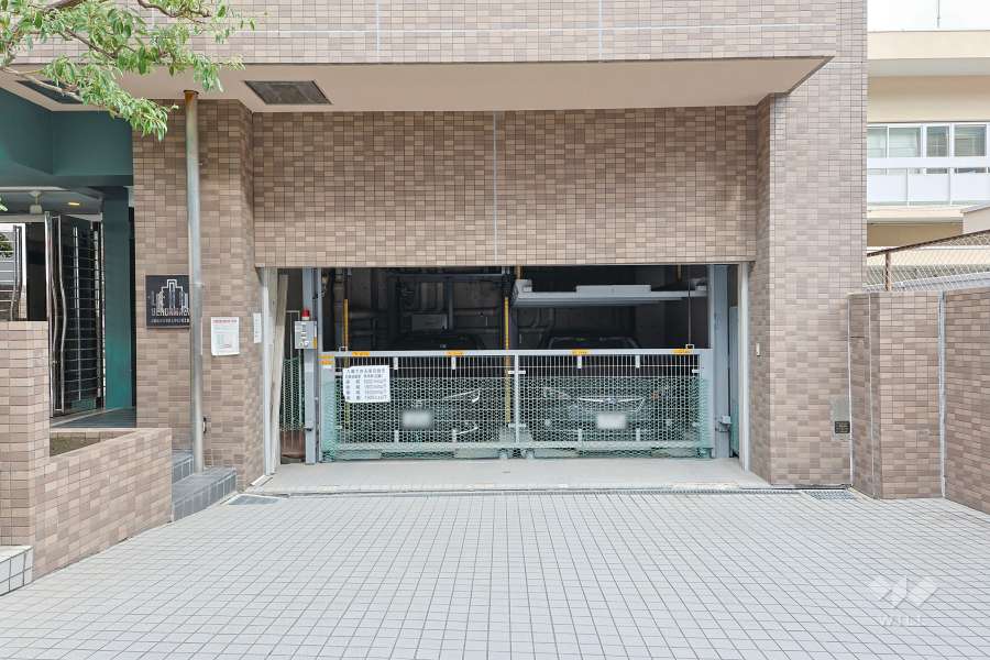 敷地内駐車場（屋内機械式）