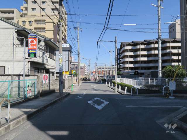 敷地北側の前面道路