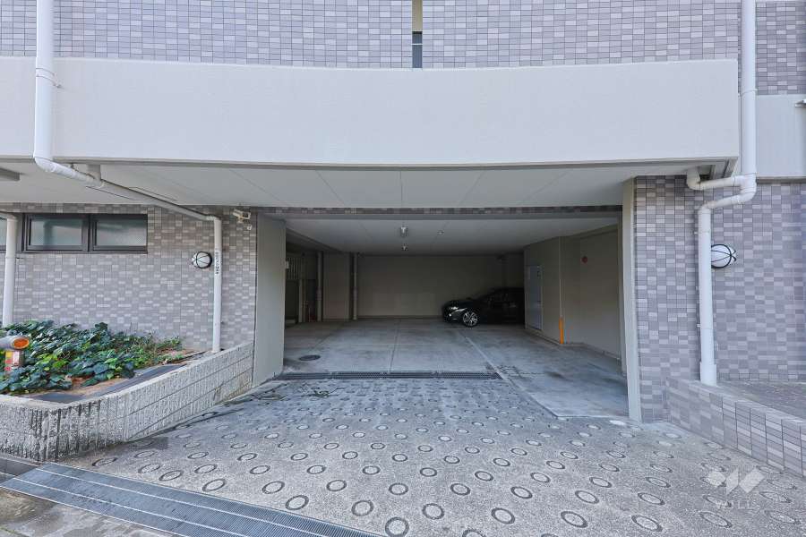 駐車場の出入り口