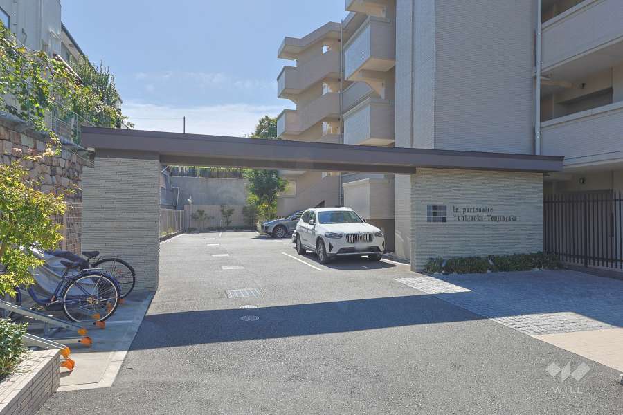 駐車場の出入り口