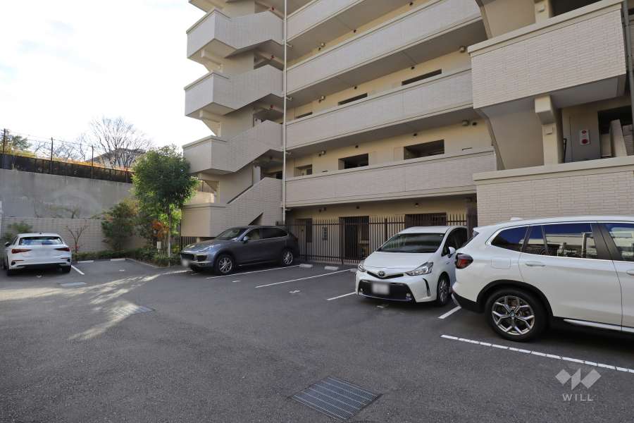 敷地内駐車場（屋外平面式）