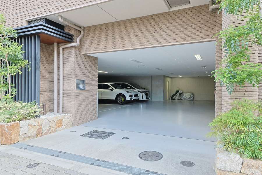 敷地内駐車場（屋内平面式）