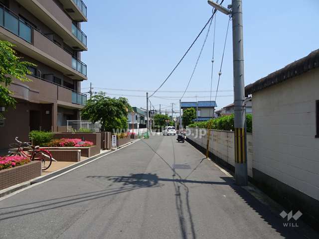 敷地の南側前面道路