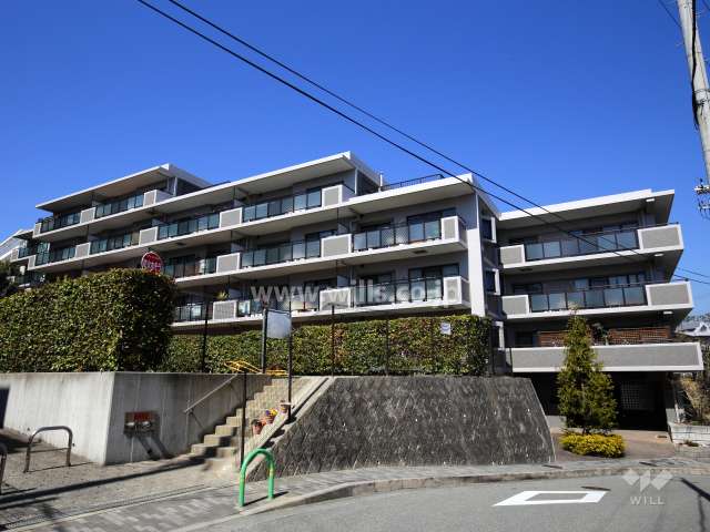 藤和ライブタウン茨木南春日丘2番館モミノキの外観（南東側から）