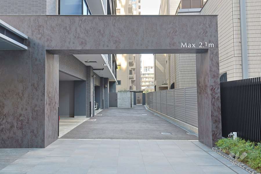 駐車場の出入り口　