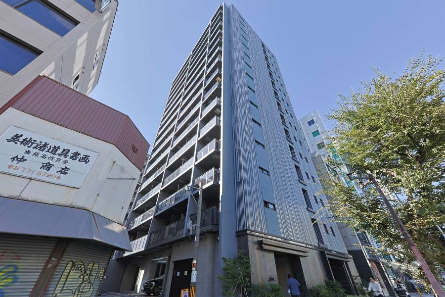 ネベル大阪上本町の外観（北東側から）