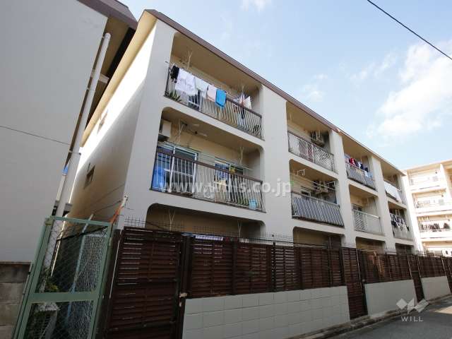 武庫川ハイツの外観（南東側から）