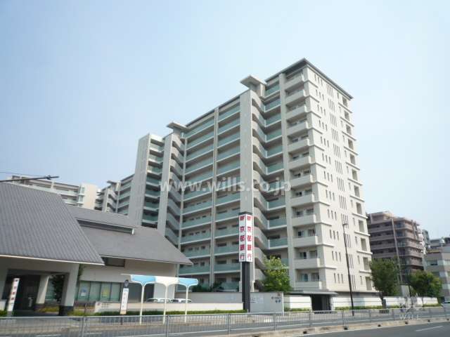 プラウド伊丹郷町レジデンスの外観（北西側から）