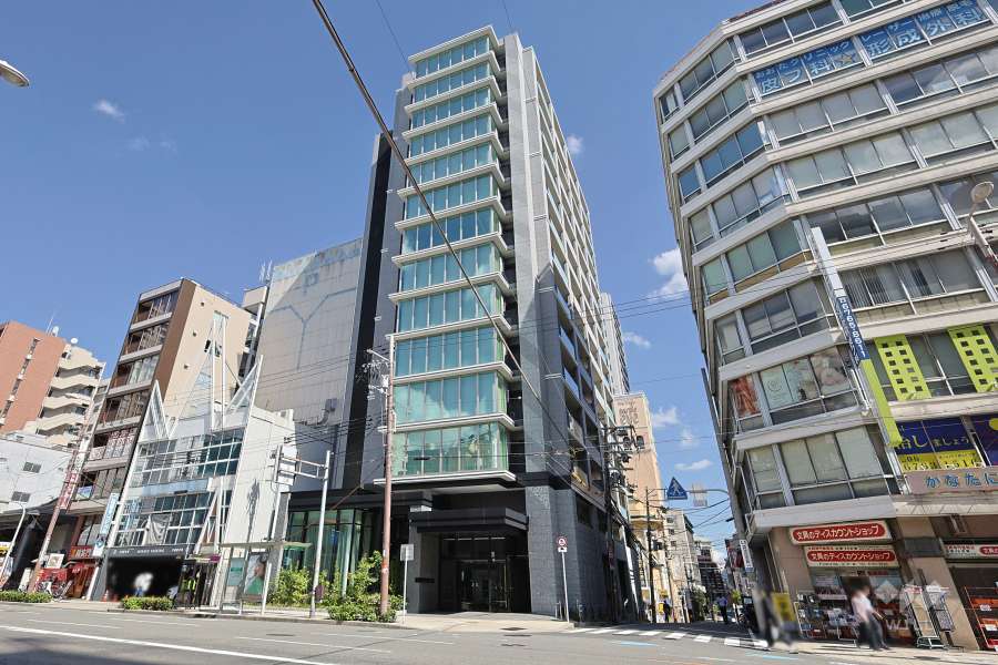 ローレルコート上本町五丁目の外観（南西側から）