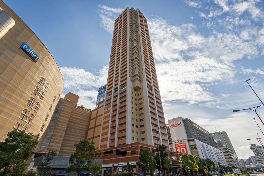 ザなんばタワーレジデンスインなんばパークスの外観（北西側から）