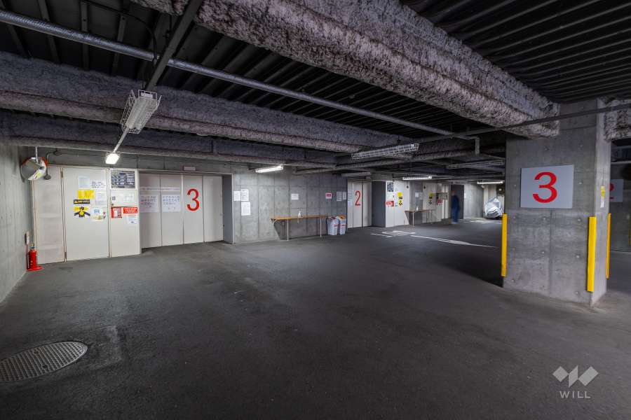 敷地内駐車場（タワー式立体）