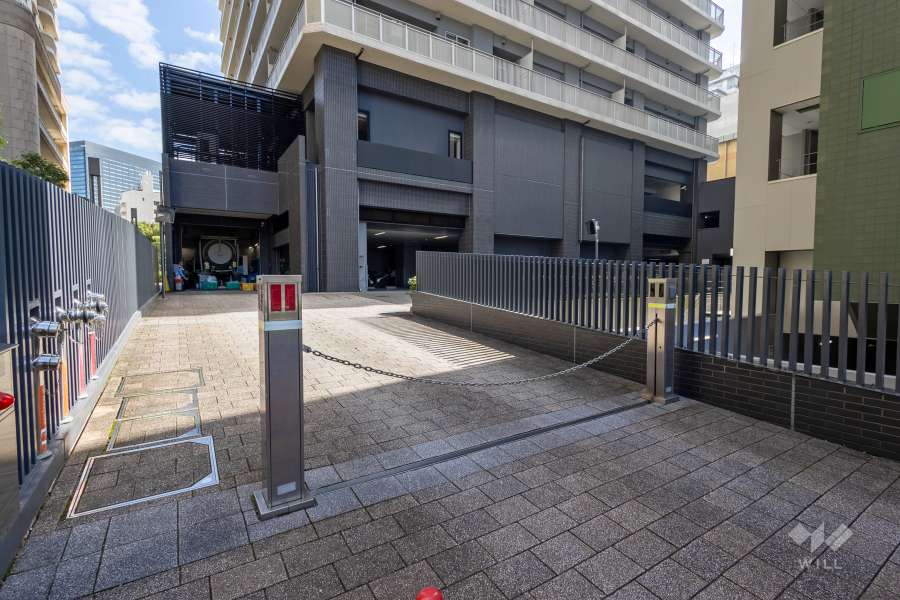 駐車場の出入り口（ロボットゲート付き）
